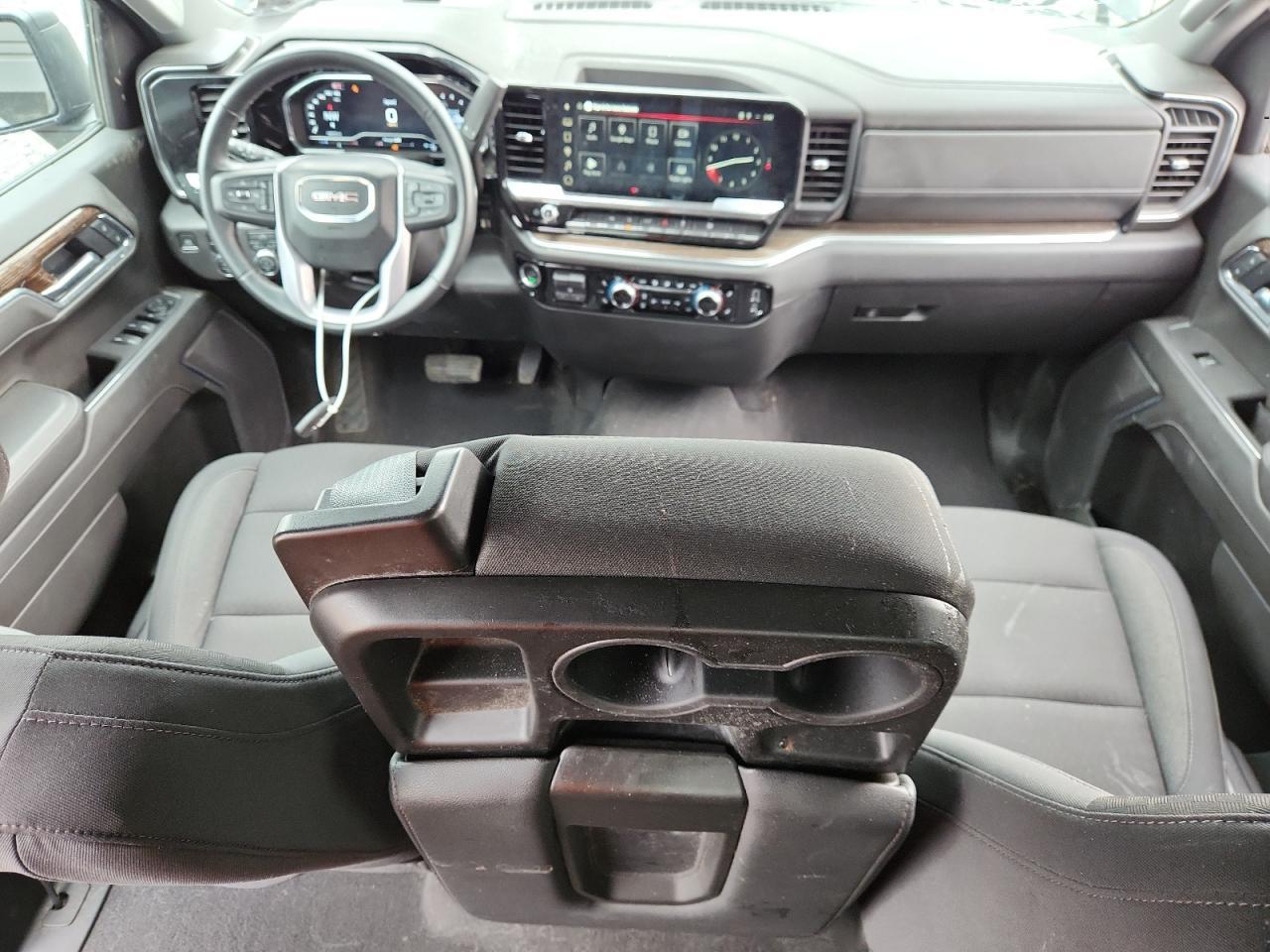 2025 GMC Sierra