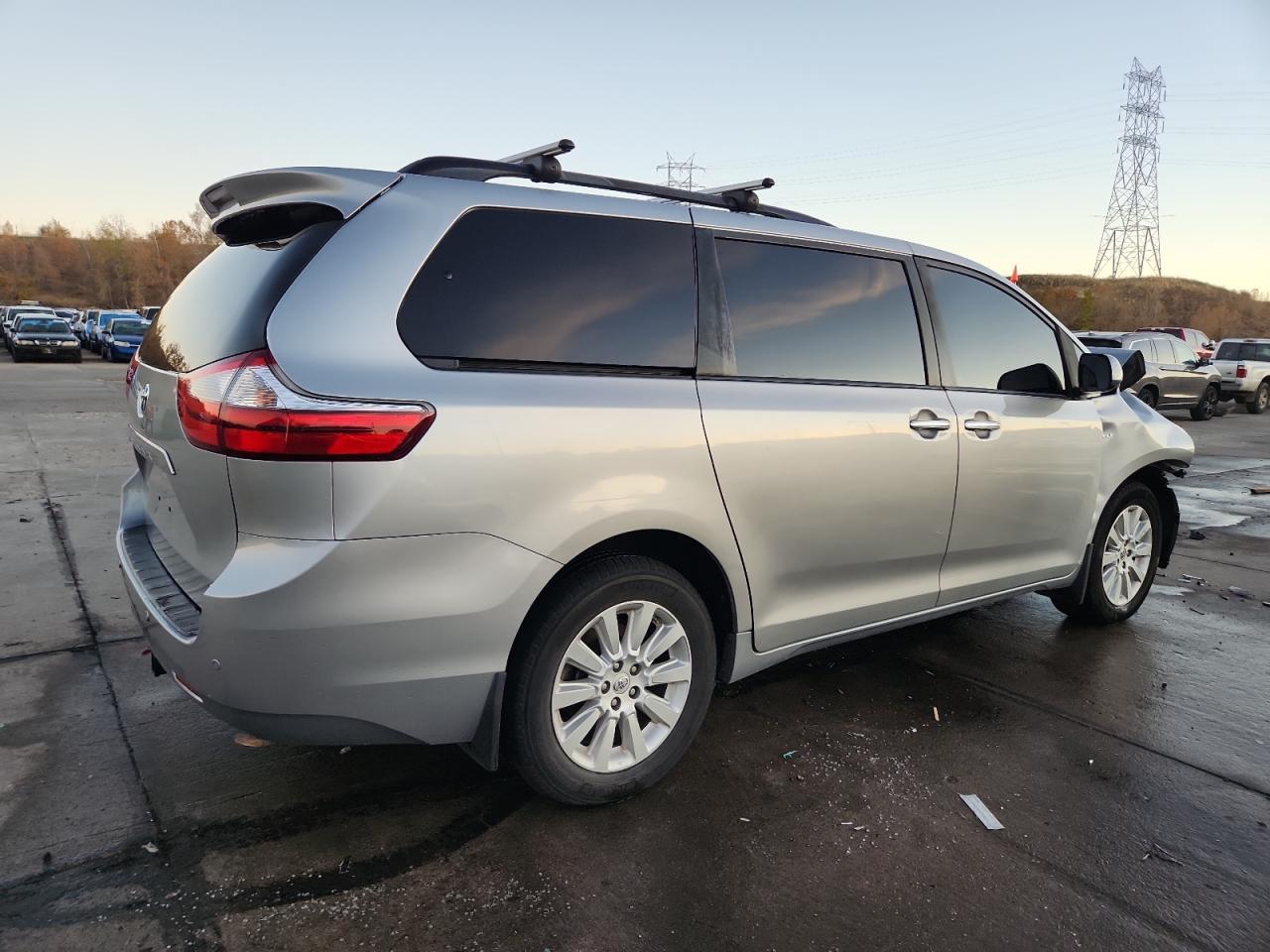 2016 TOYOTA SIENNA