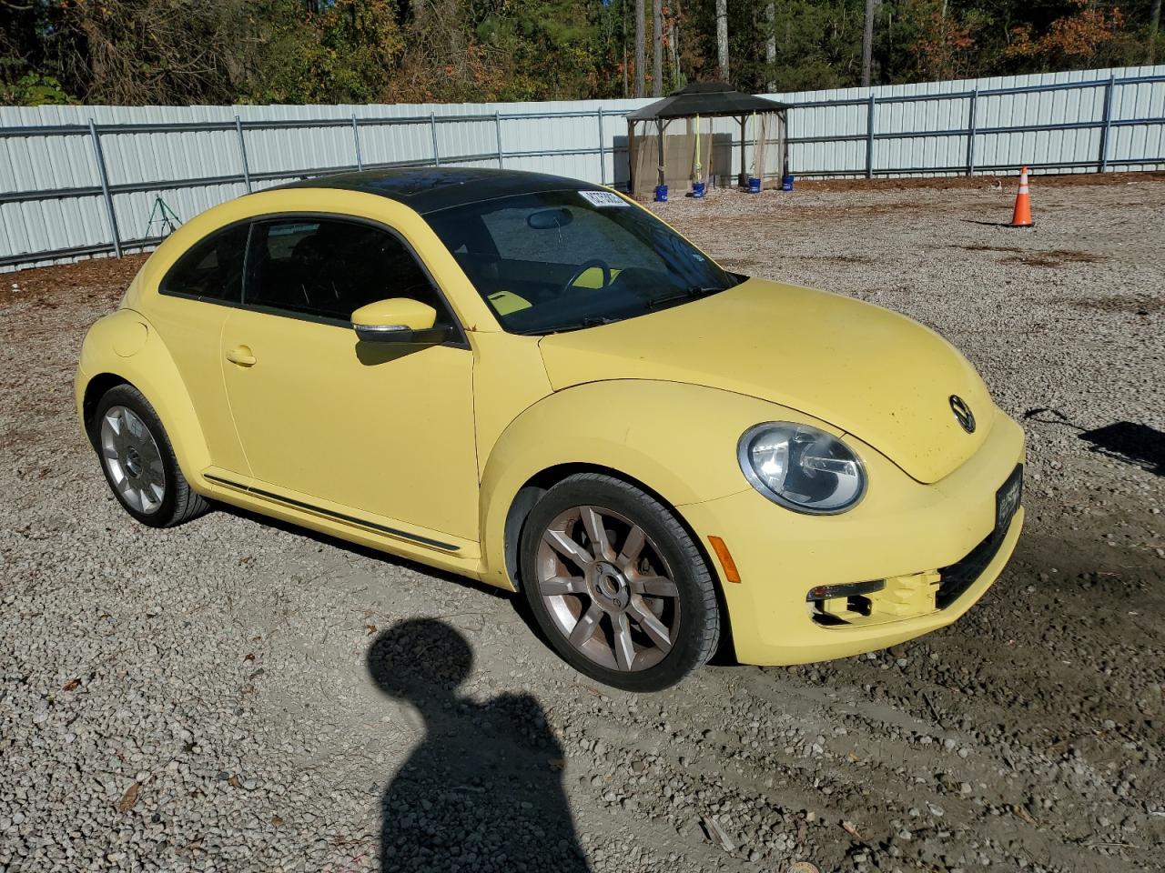 2013 VOLKSWAGEN Beetle