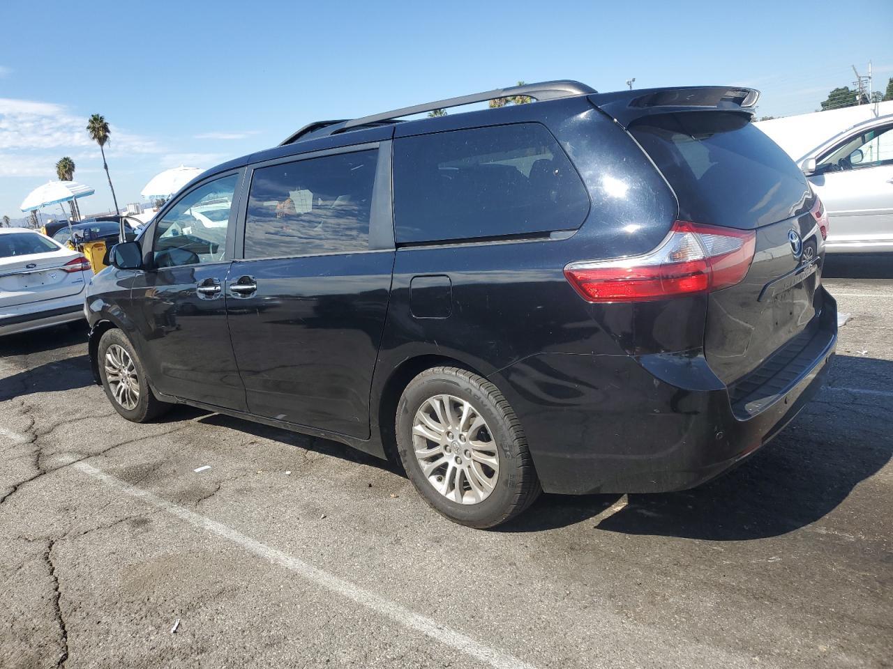 2015 TOYOTA SIENNA