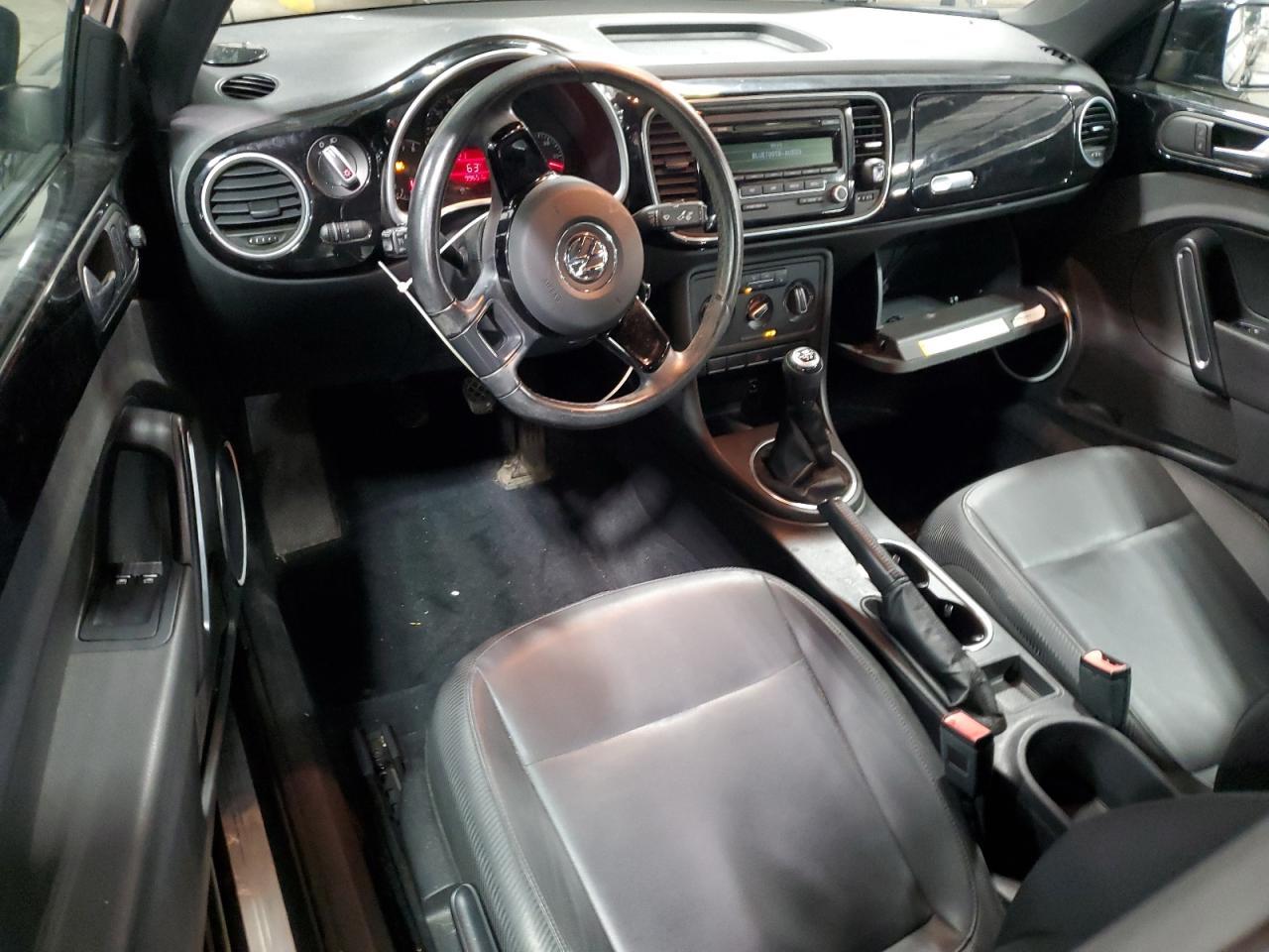 2012 VOLKSWAGEN Beetle