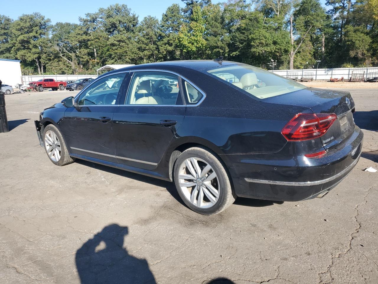 2017 VOLKSWAGEN Passat