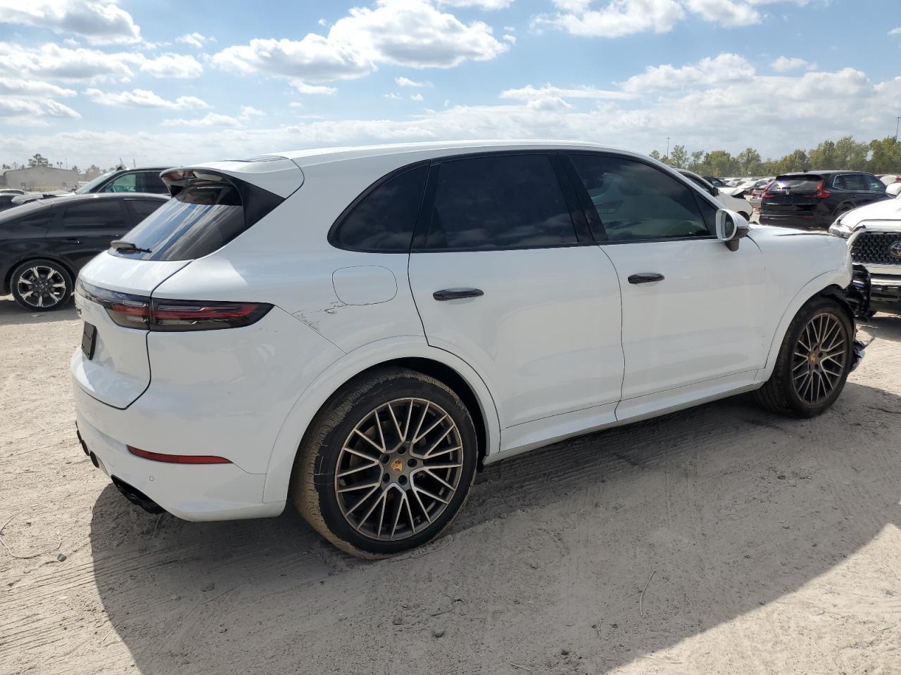 2023 PORSCHE CAYENNE