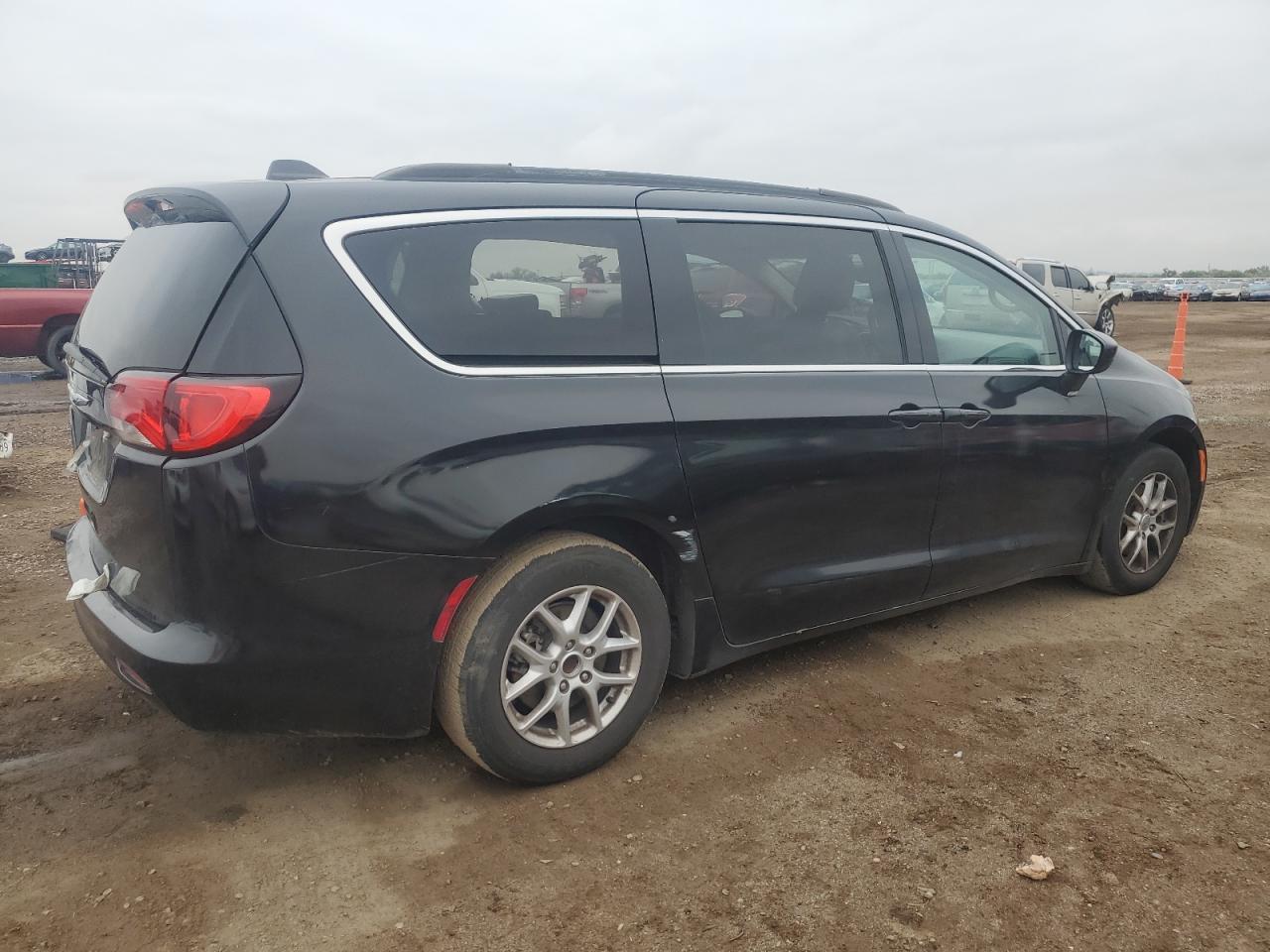 2021 CHRYSLER Voyager