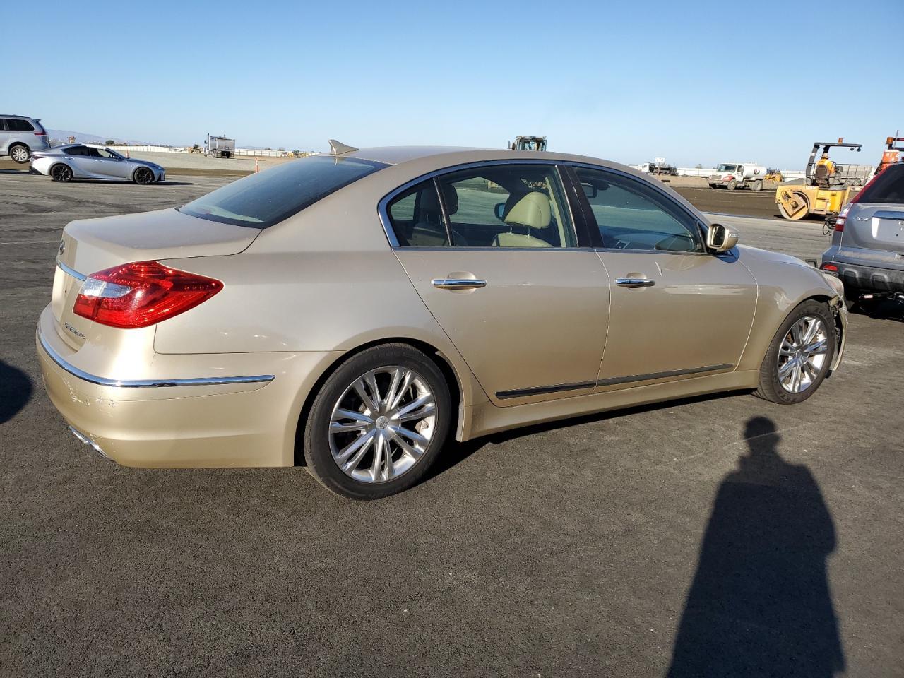 2012 HYUNDAI GENESIS
