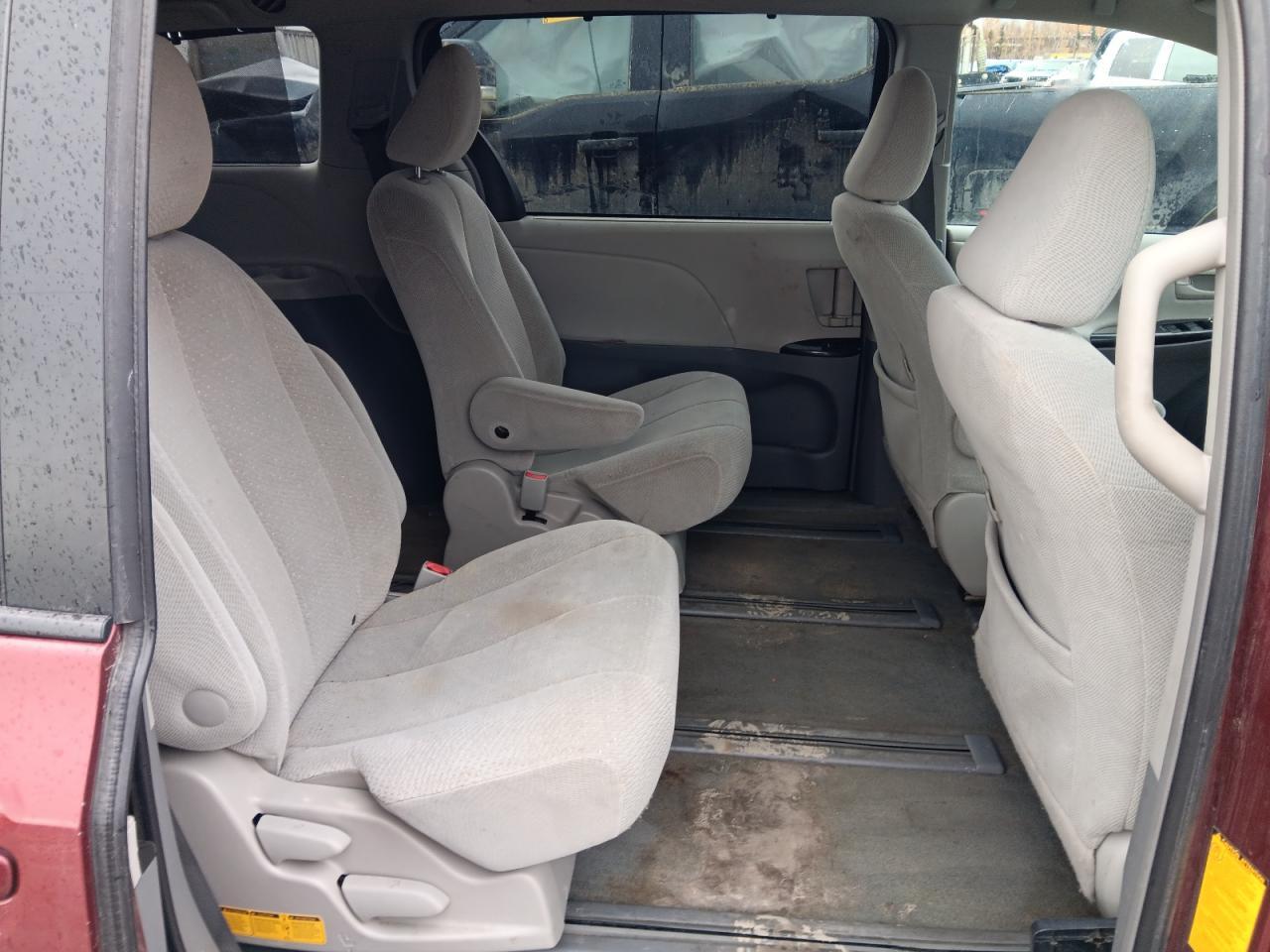 2014 TOYOTA SIENNA