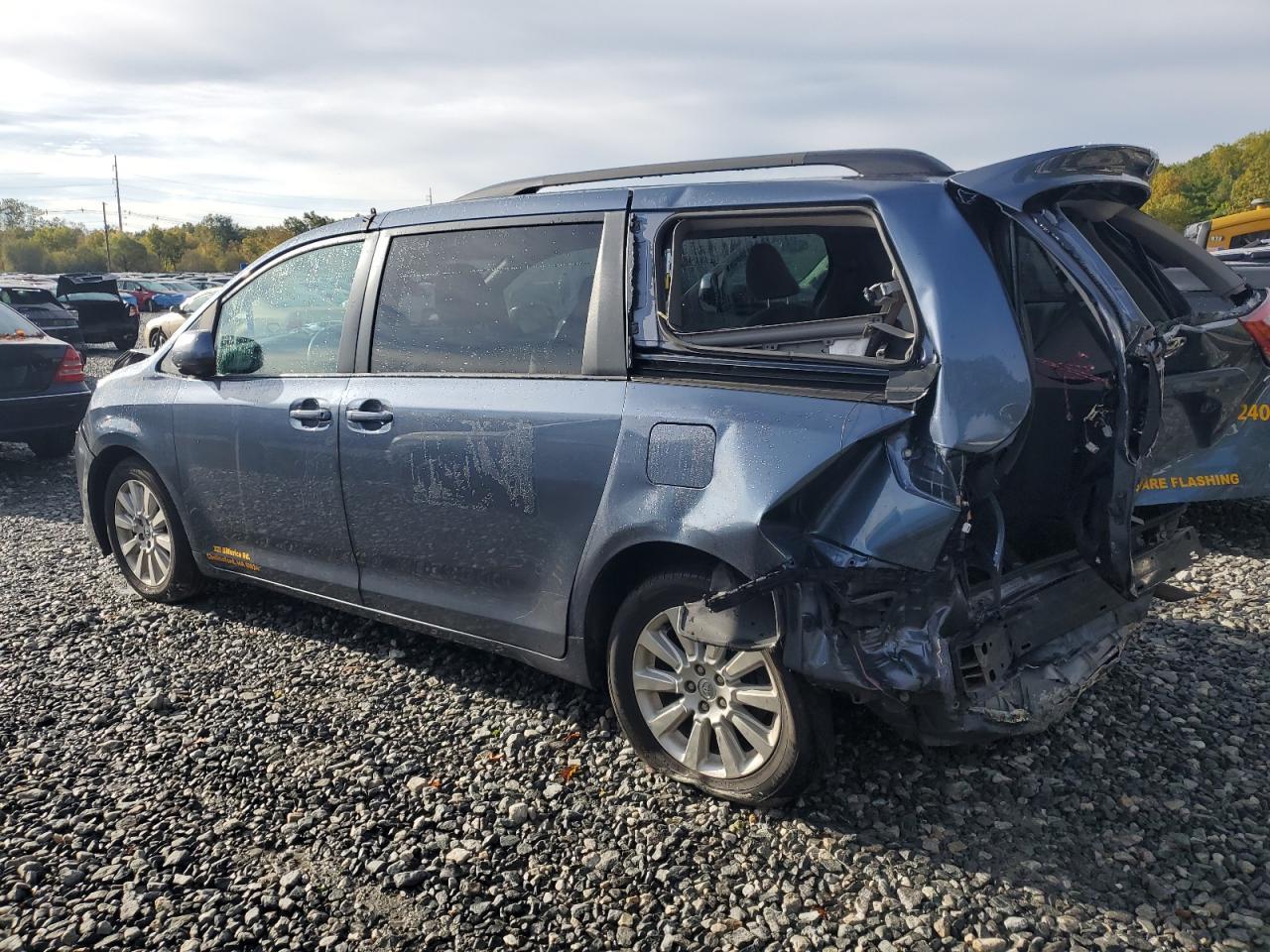 2015 TOYOTA SIENNA