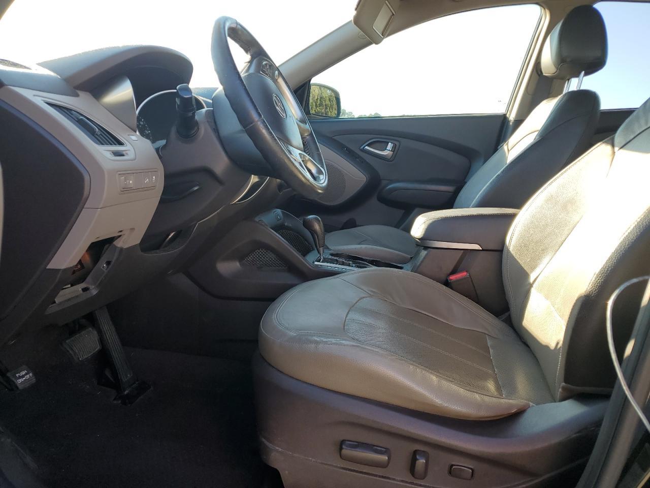 2011 HYUNDAI TUCSON