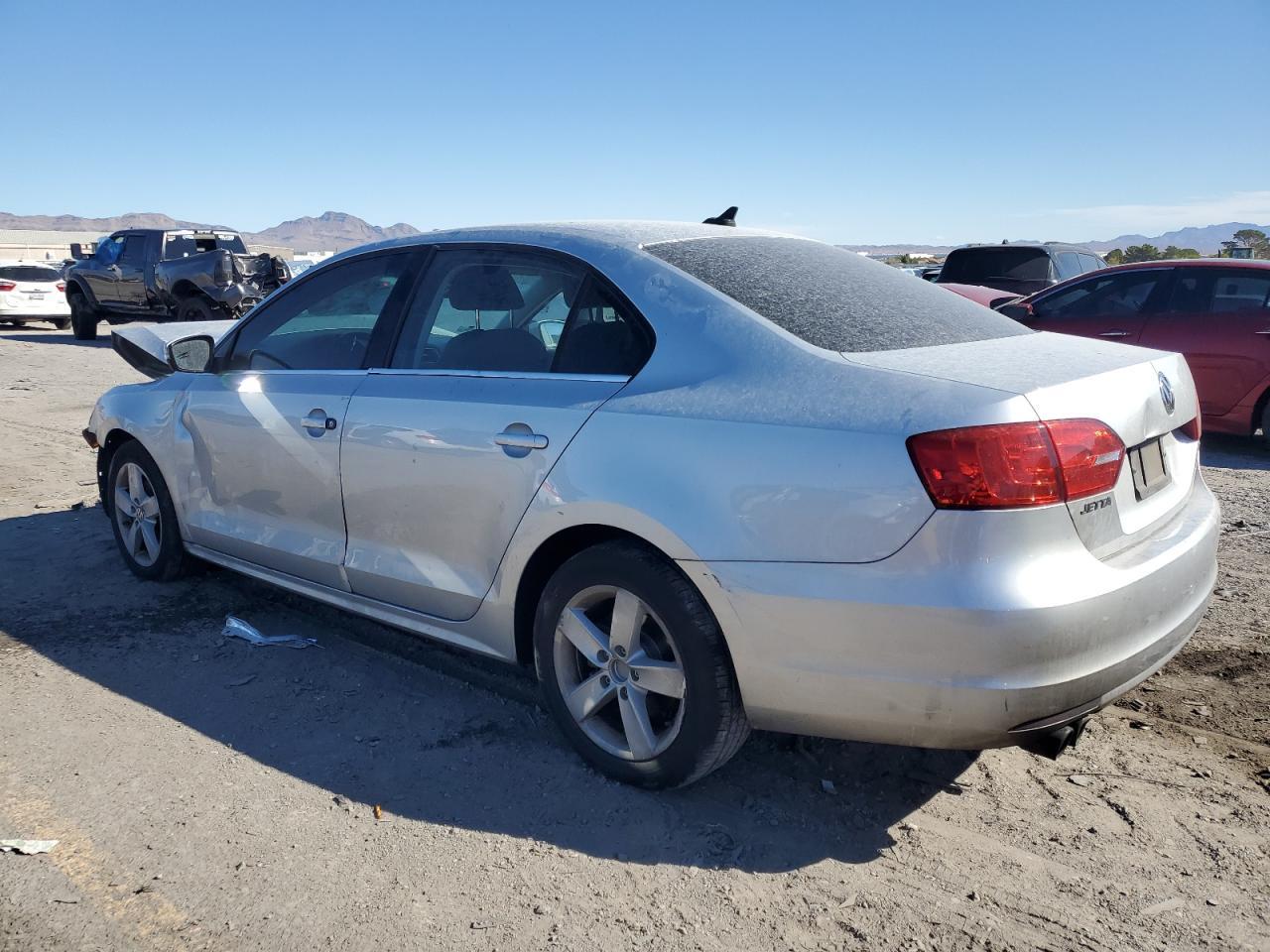 2011 VOLKSWAGEN JETTA