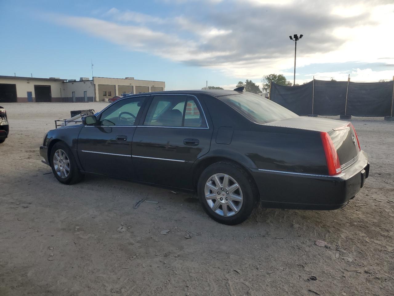 2011 CADILLAC DTS