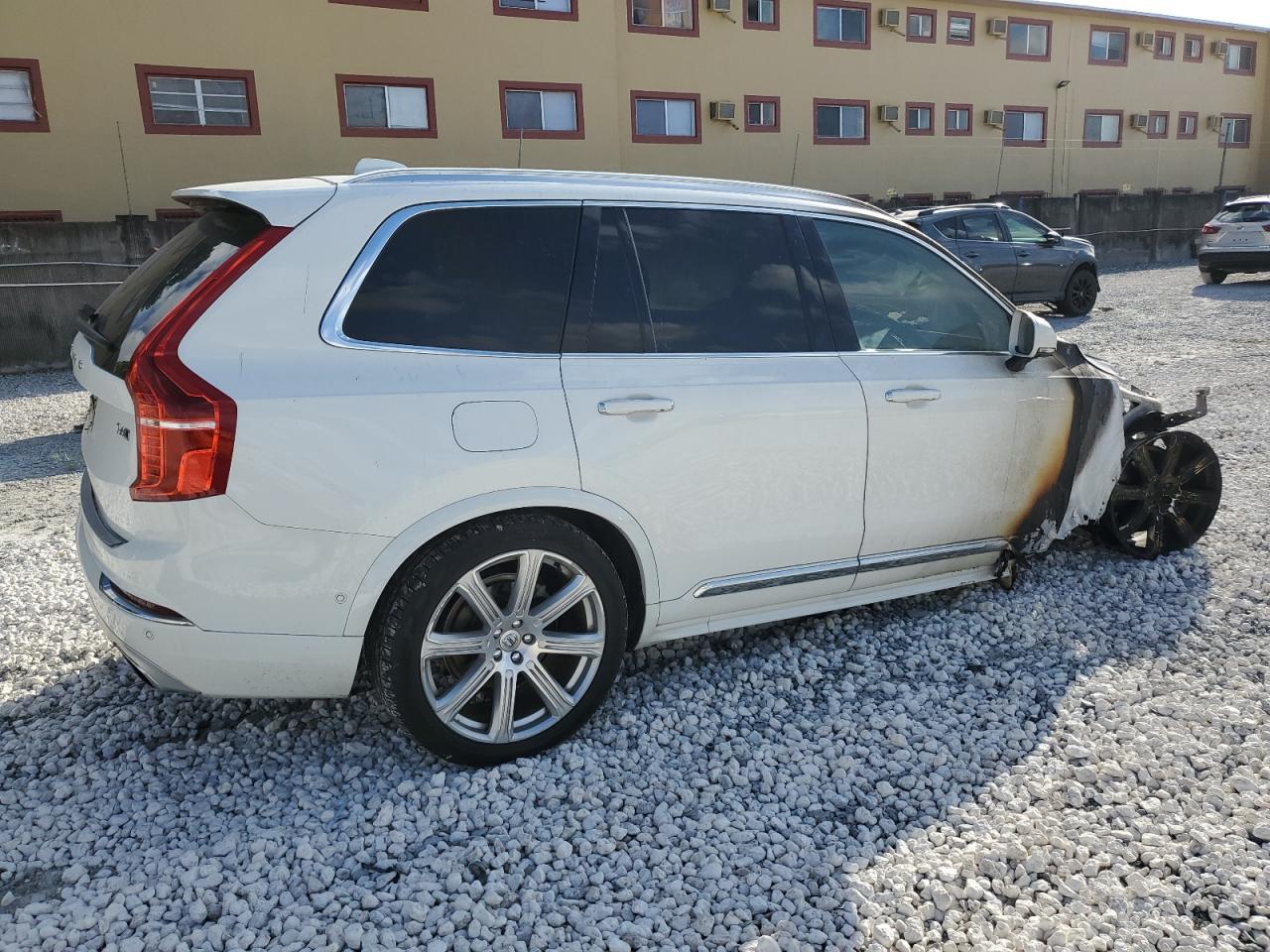 2019 VOLVO XC90