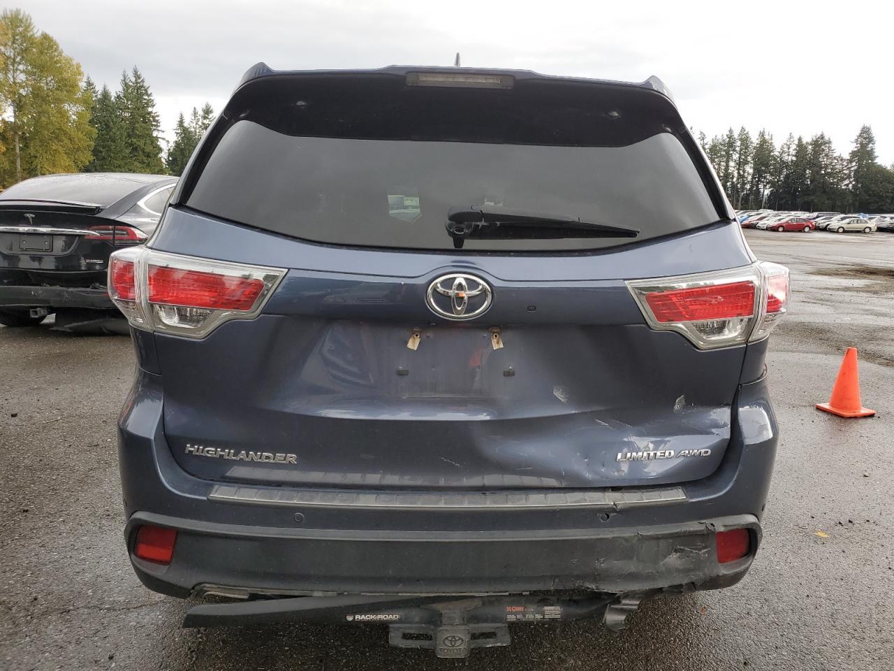 2016 TOYOTA HIGHLANDER