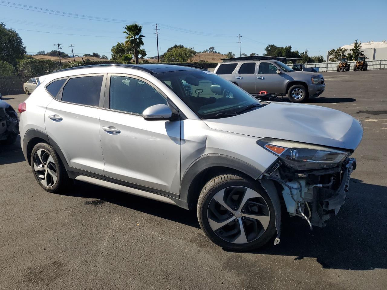 2017 HYUNDAI TUCSON