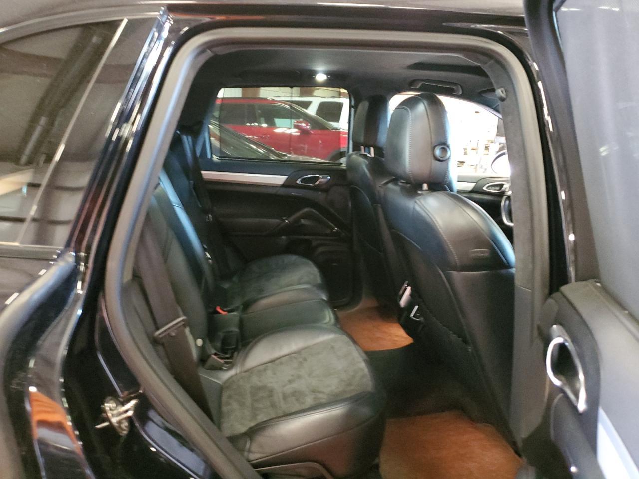2014 PORSCHE CAYENNE