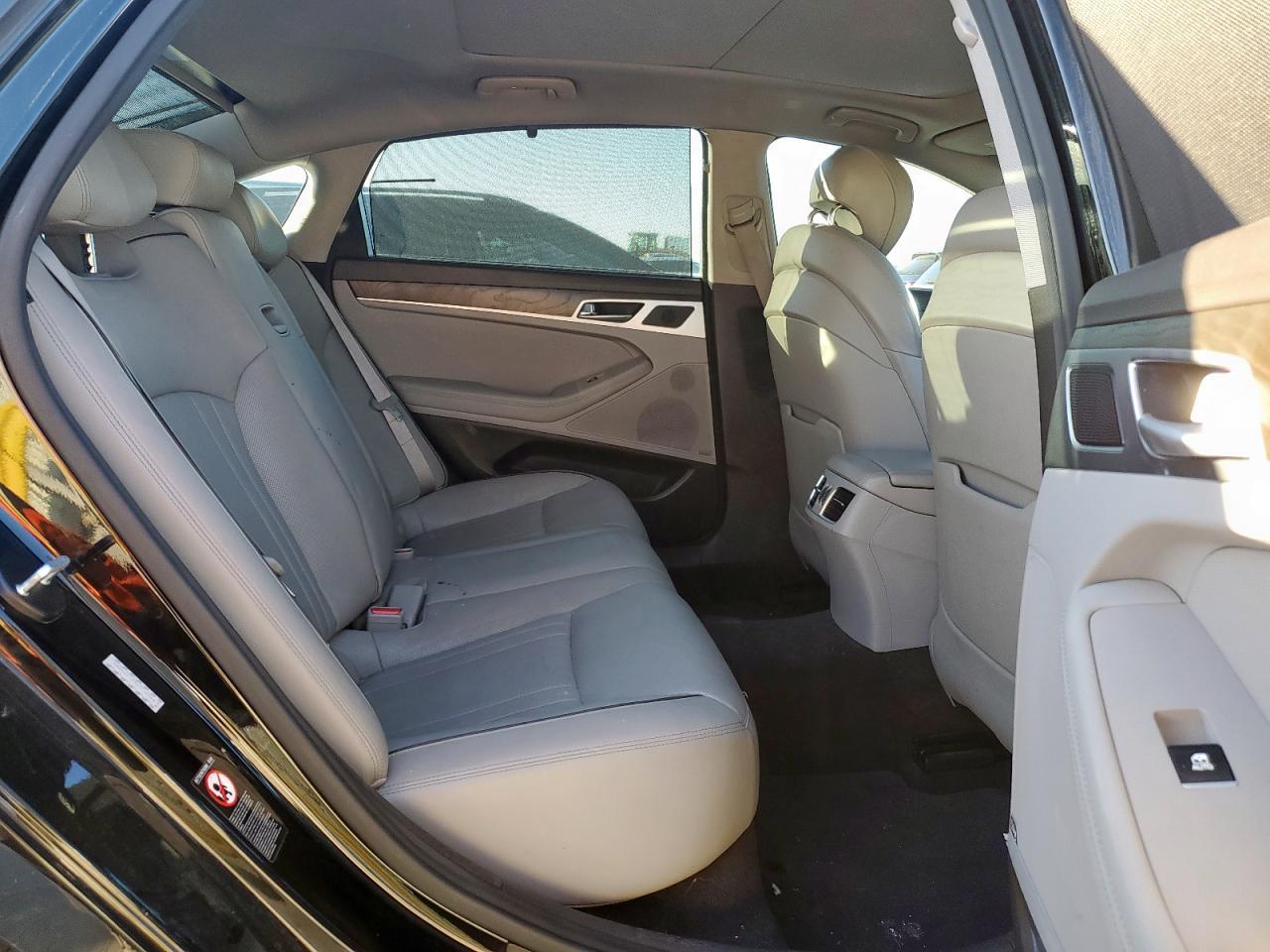 2016 HYUNDAI GENESIS