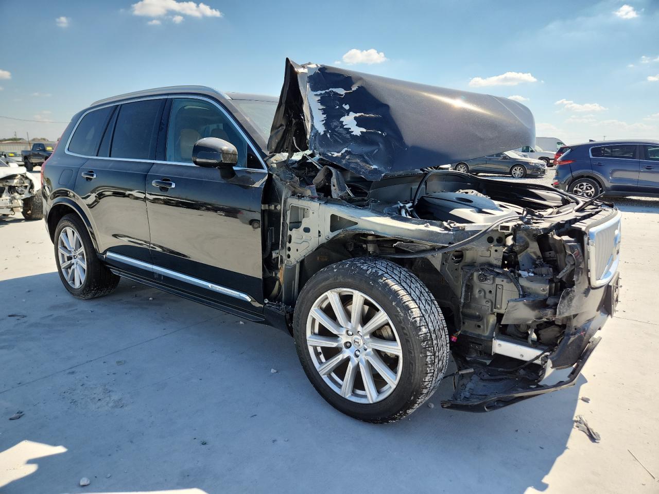 2016 VOLVO XC90