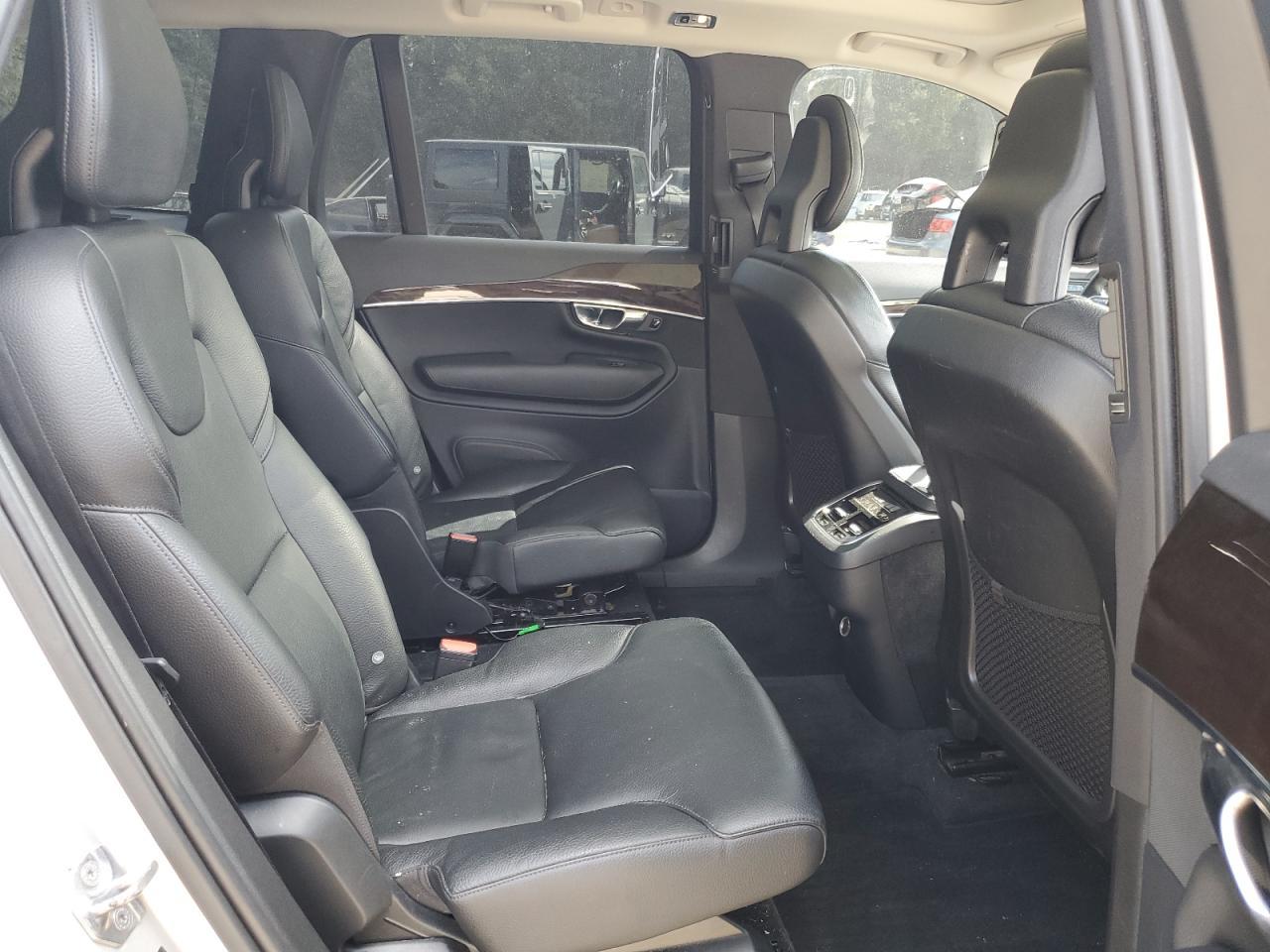 2016 VOLVO XC90