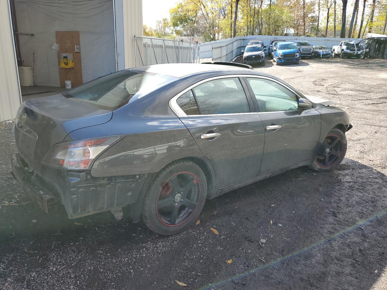 2013 NISSAN Maxima