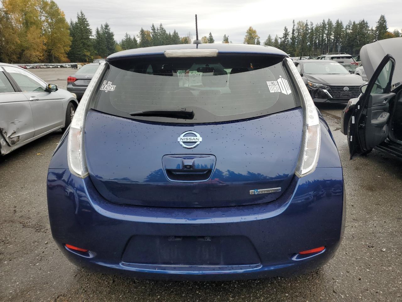 2016 NISSAN LEAF