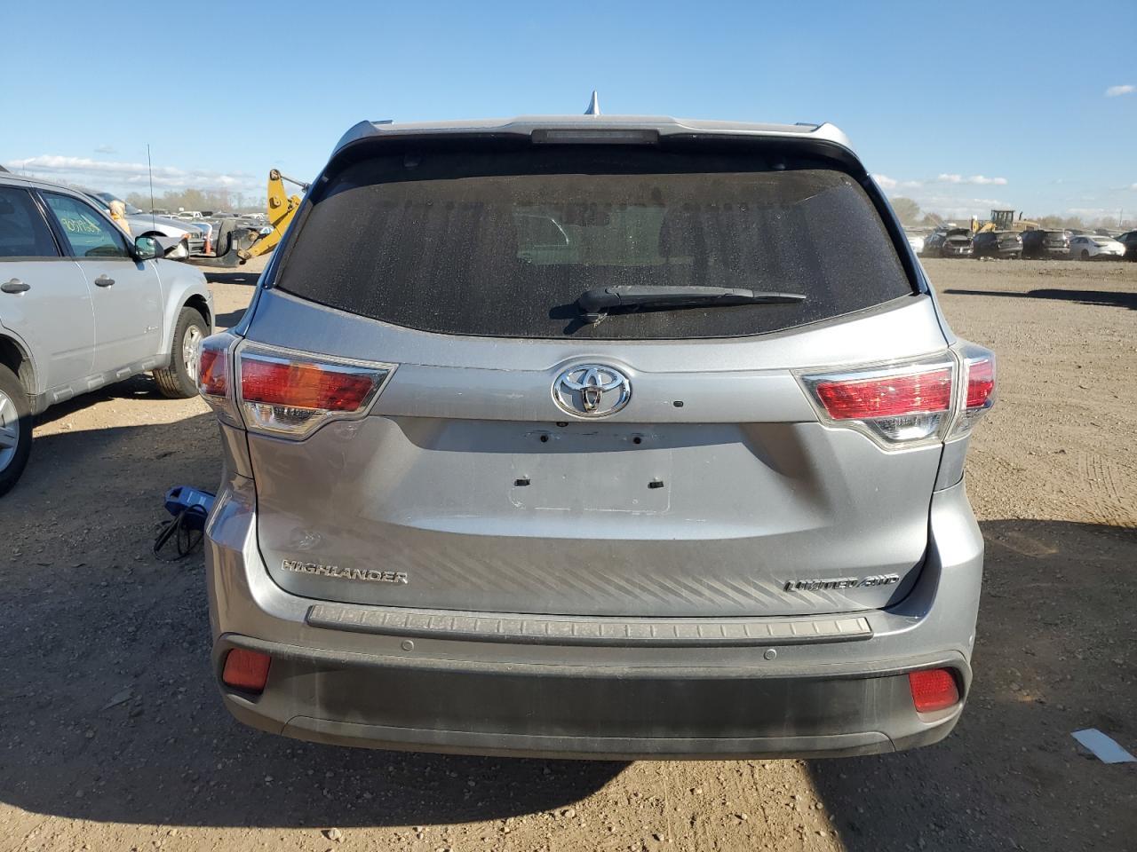 2016 TOYOTA HIGHLANDER