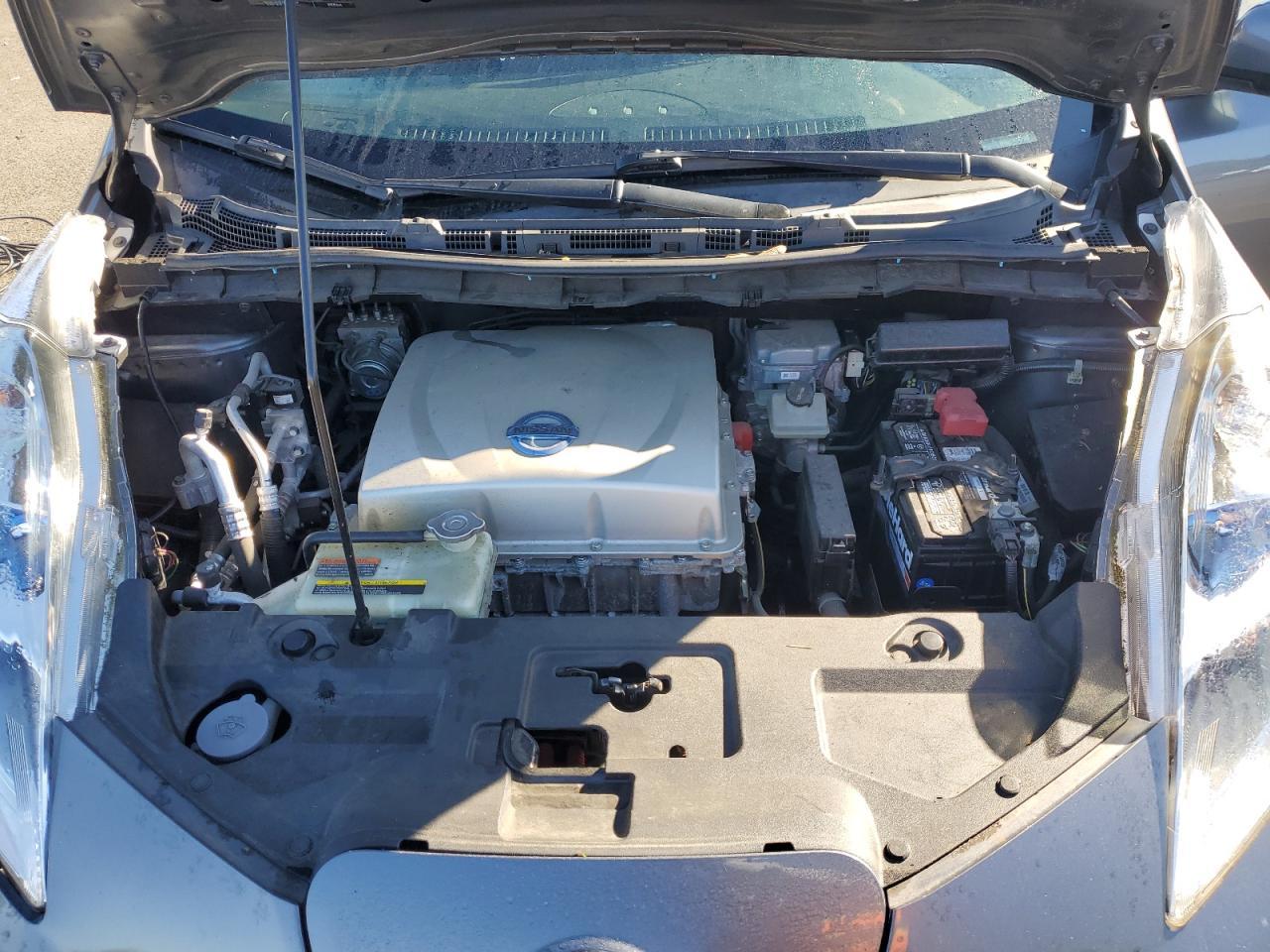 2015 NISSAN LEAF