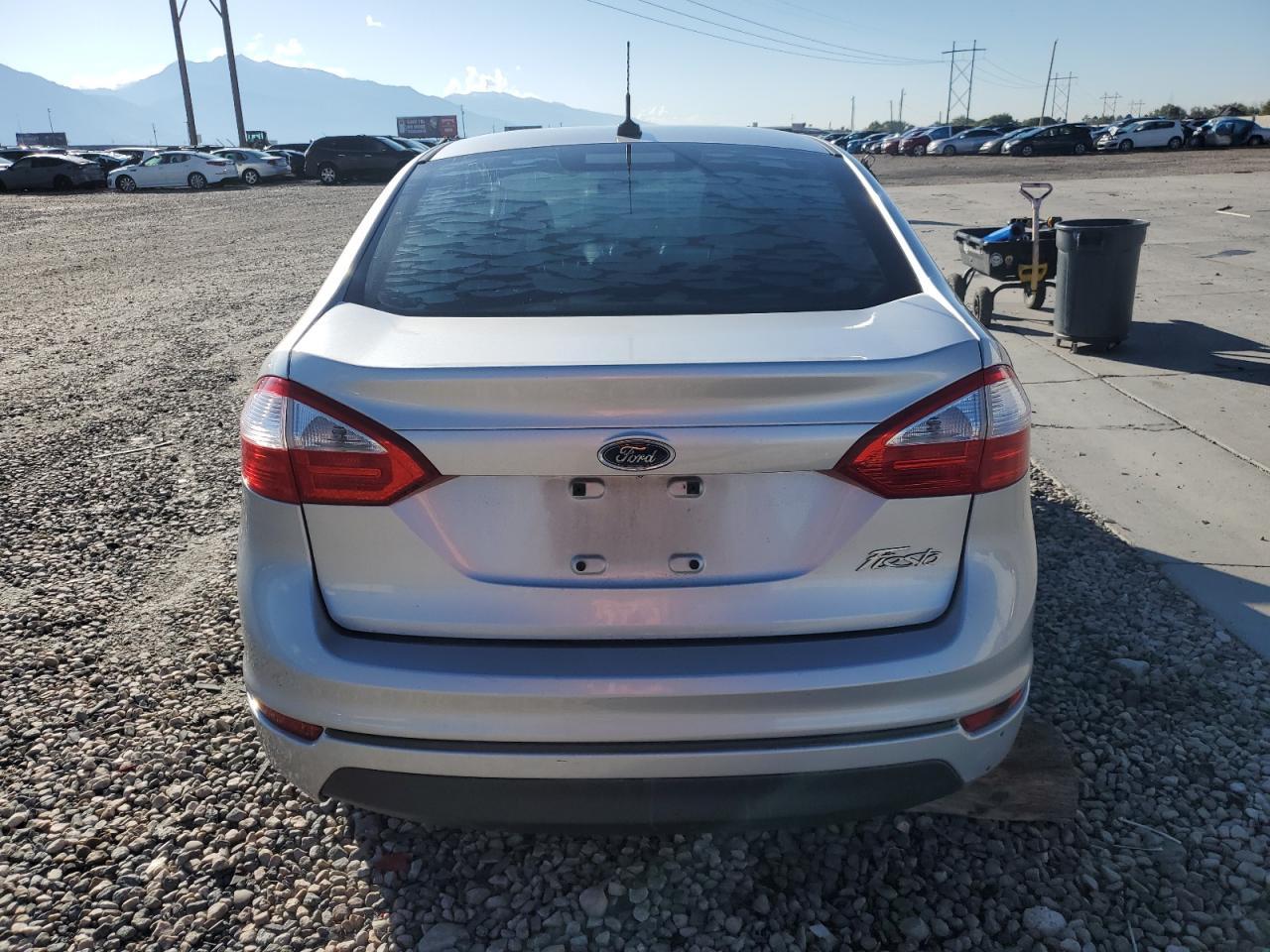 2016 FORD Fiesta