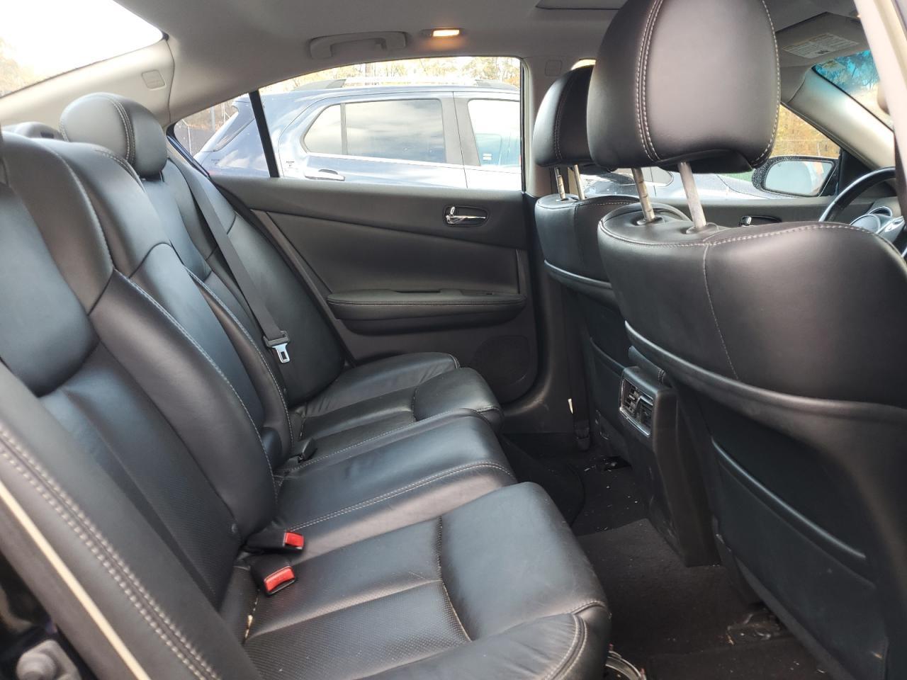 2011 NISSAN Maxima