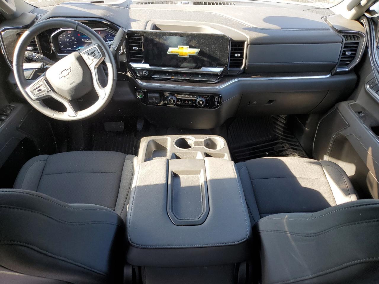 2025 CHEVROLET Silverado