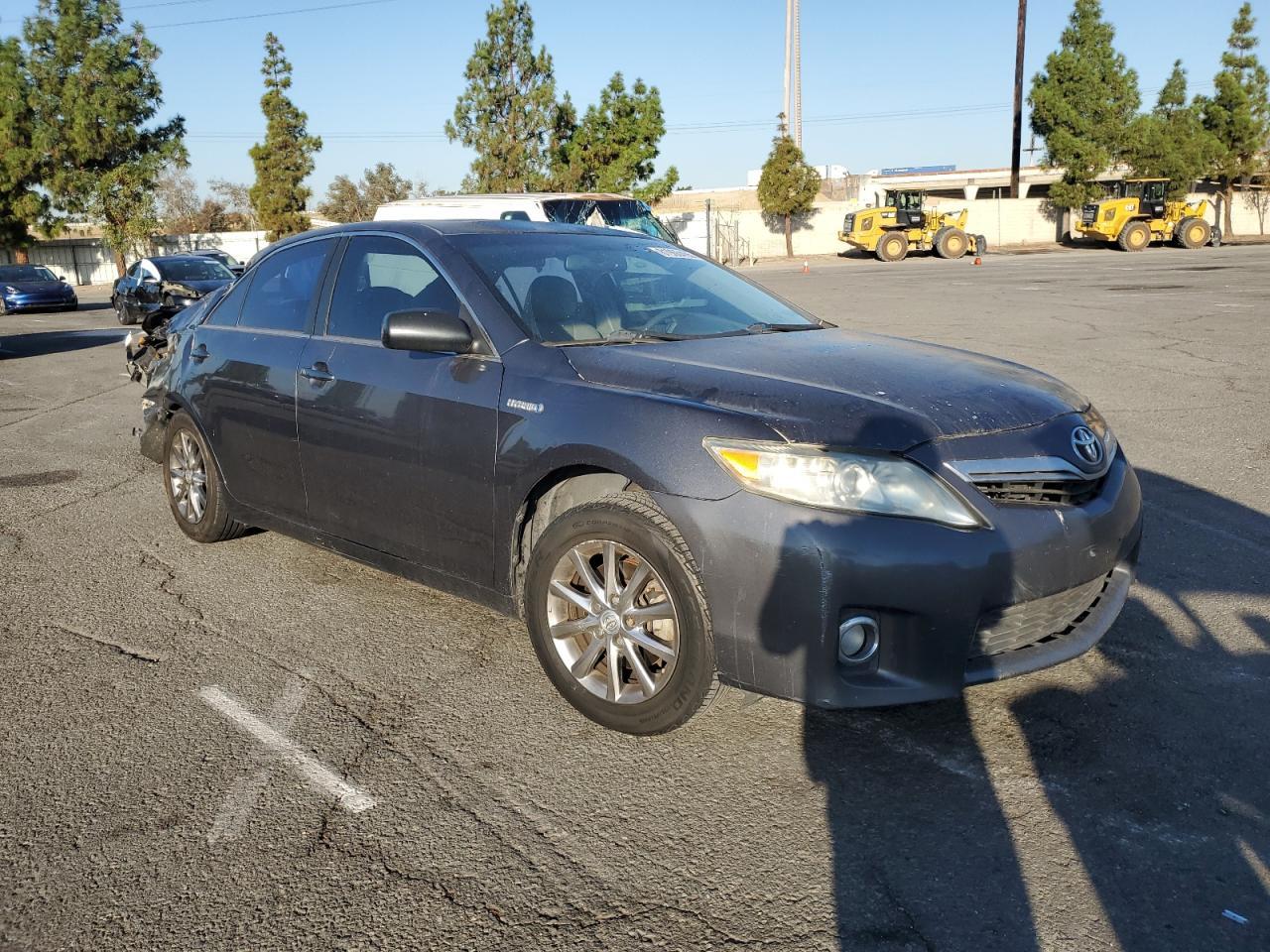 2011 TOYOTA CAMRY