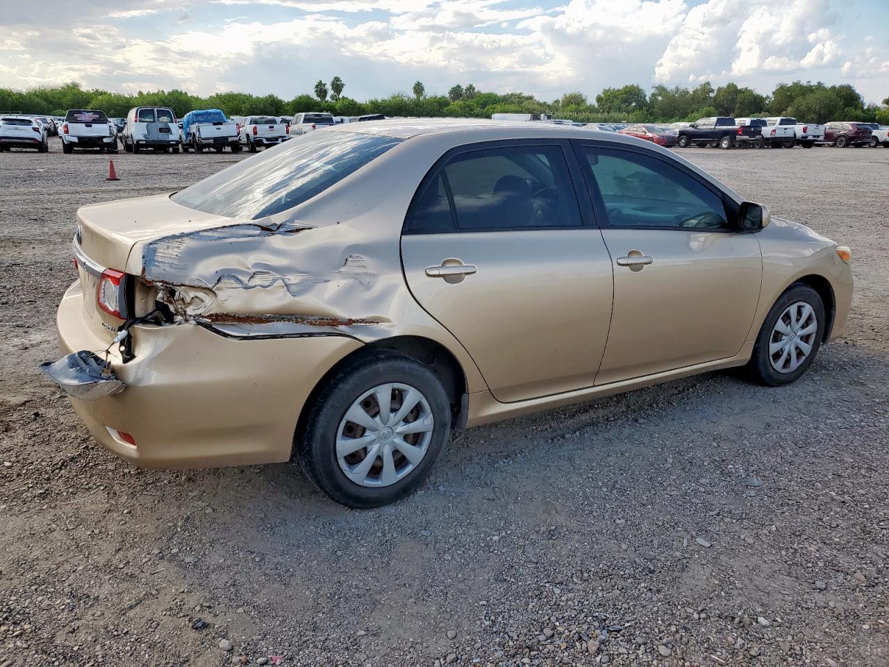 2011 TOYOTA COROLLA