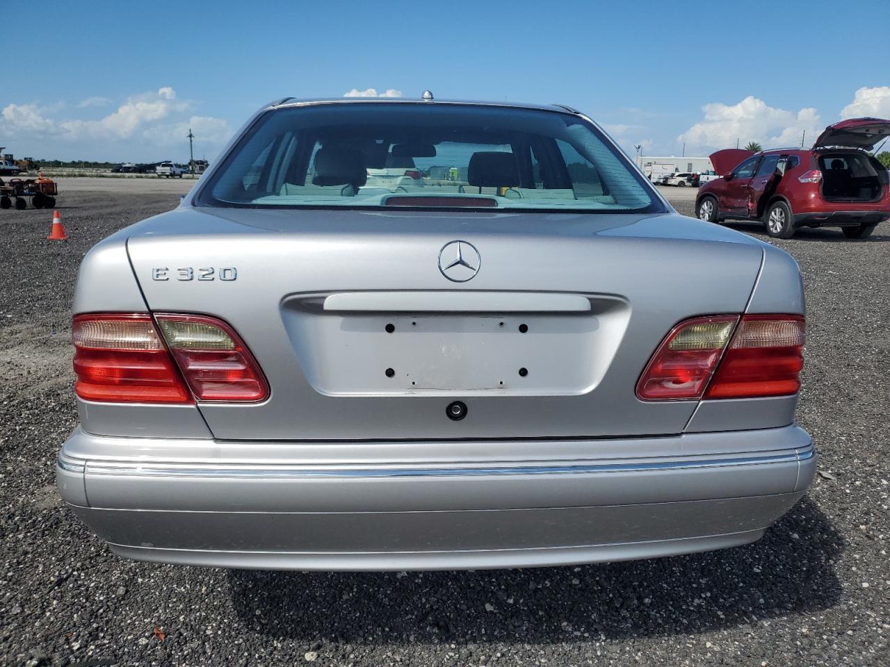 2002 MERCEDES-BENZ E-Class