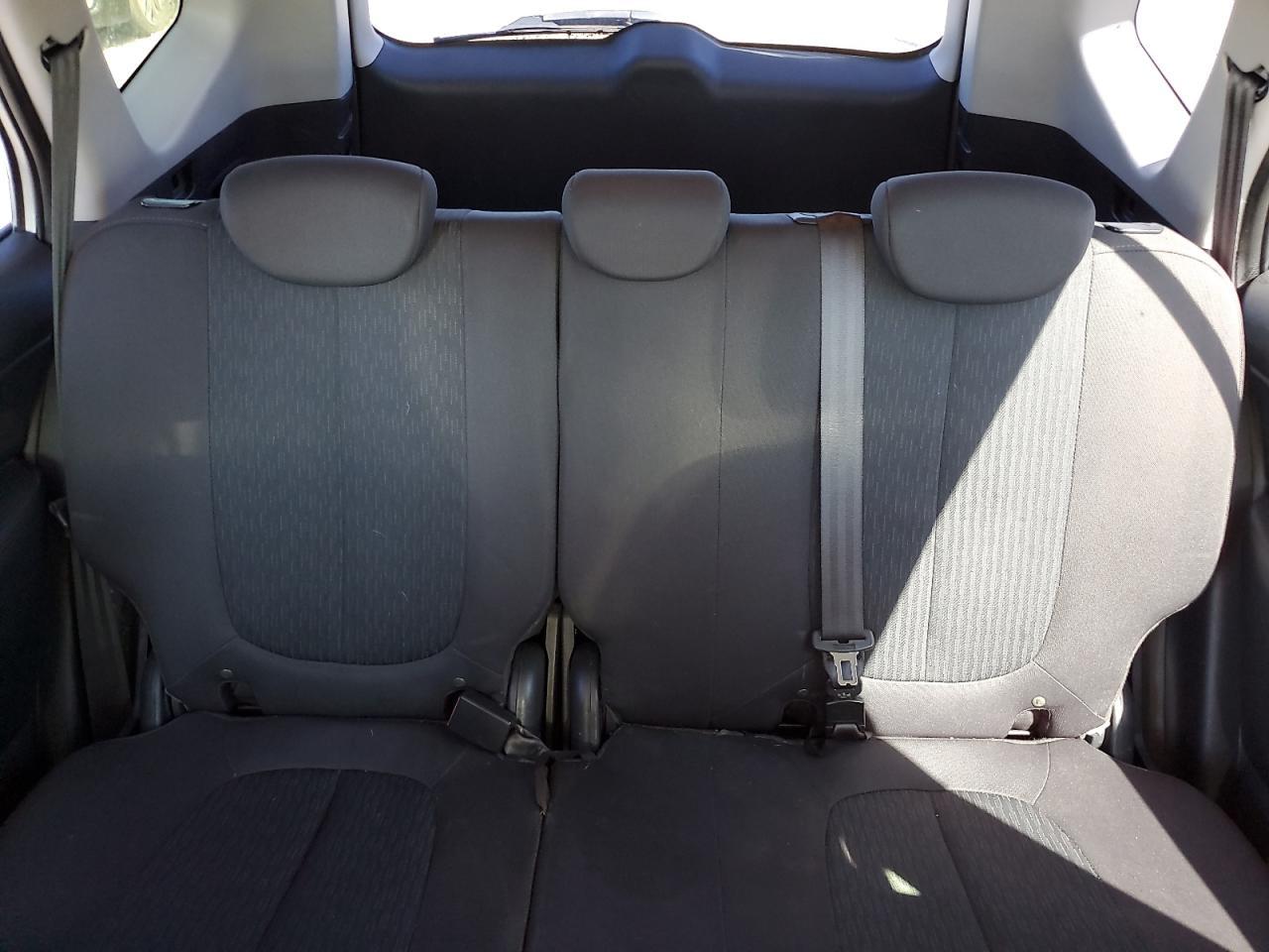 2009 KIA RONDO