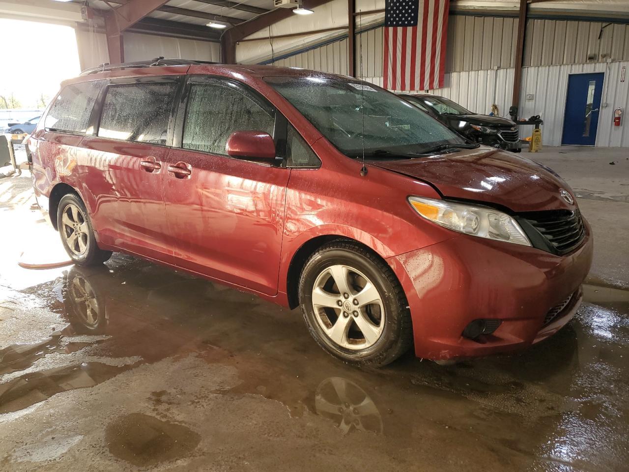 2014 TOYOTA SIENNA