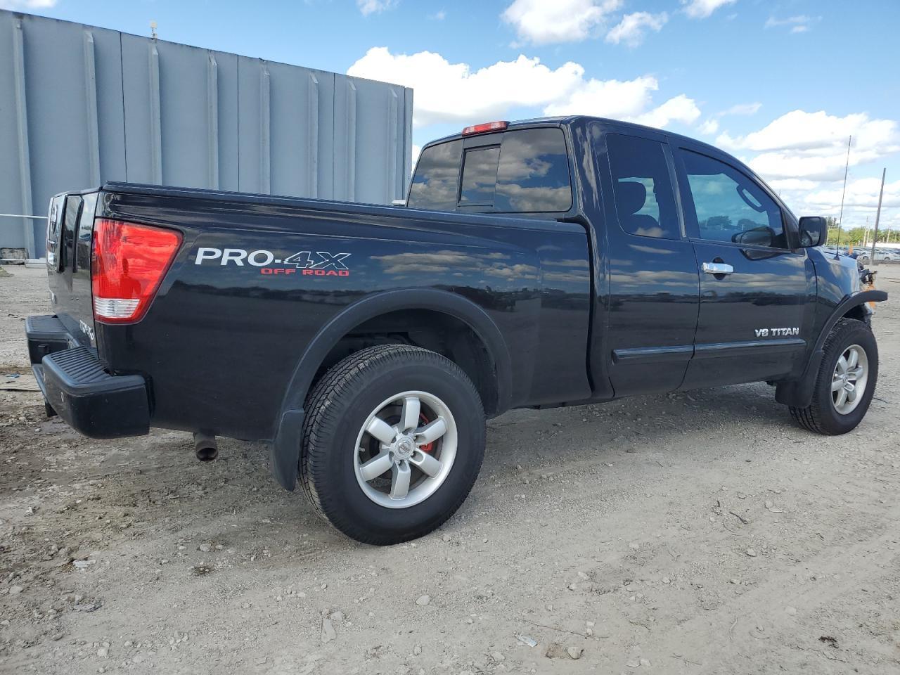 2011 NISSAN Titan
