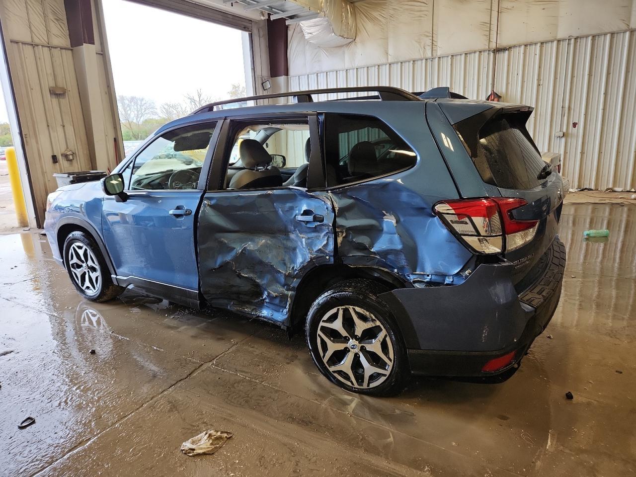 2021 SUBARU FORESTER