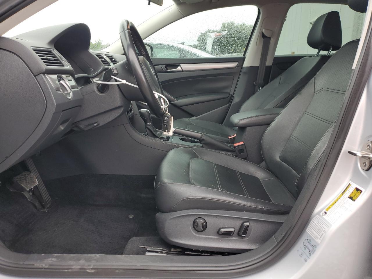 2015 VOLKSWAGEN Passat