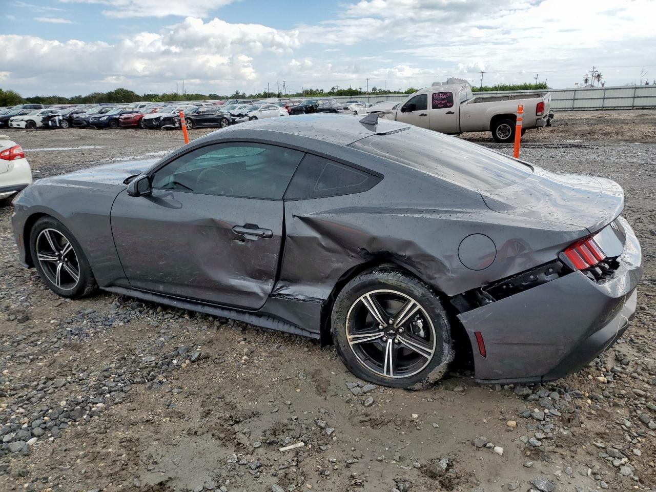 2025 FORD MUSTANG