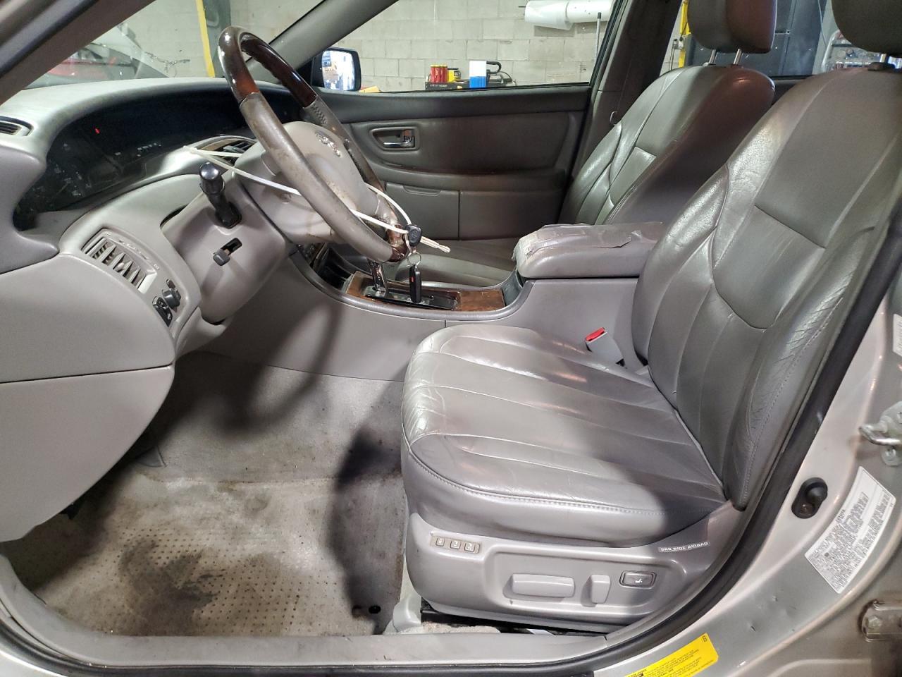 2003 TOYOTA Avalon