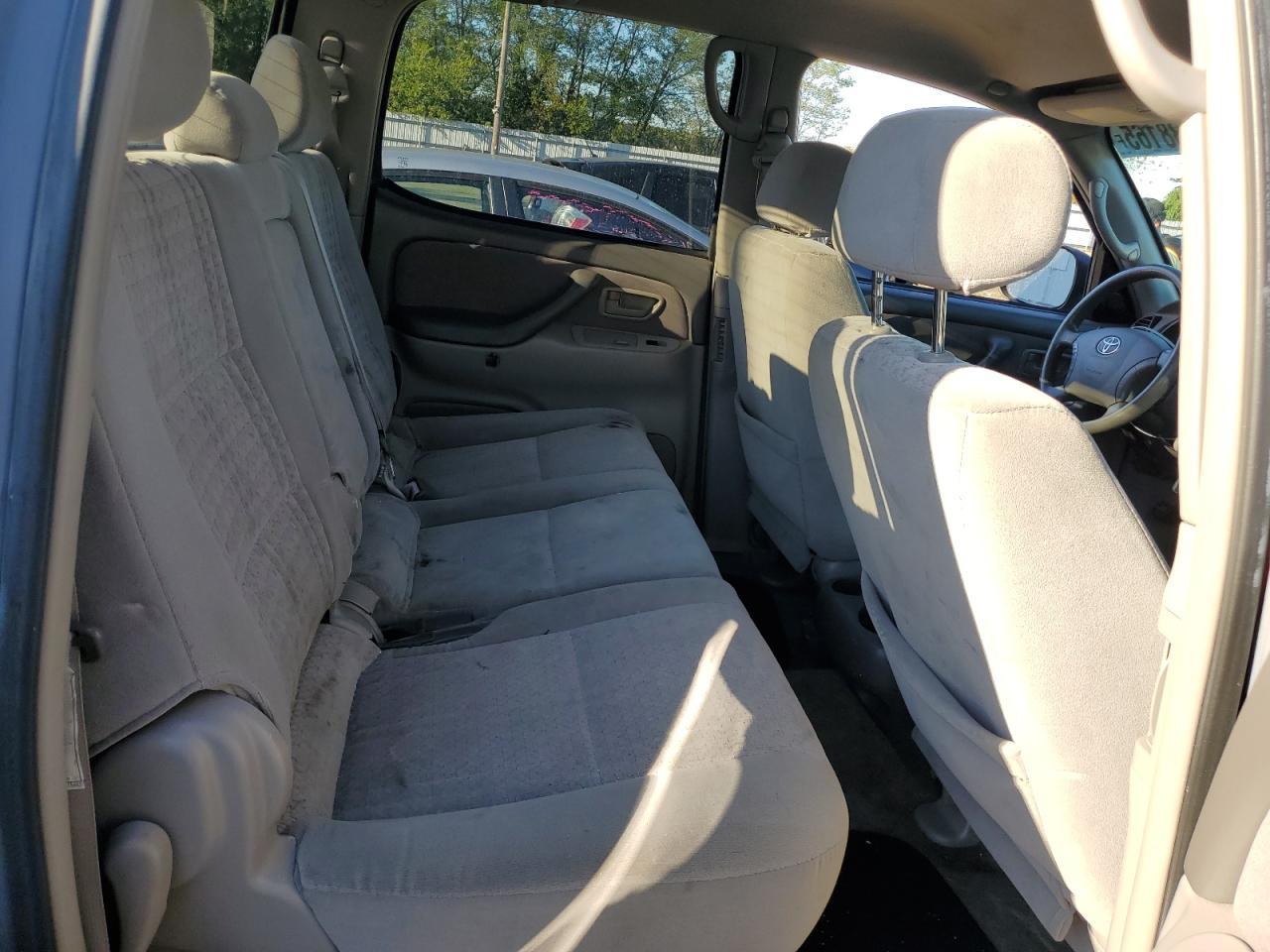 2004 TOYOTA TUNDRA