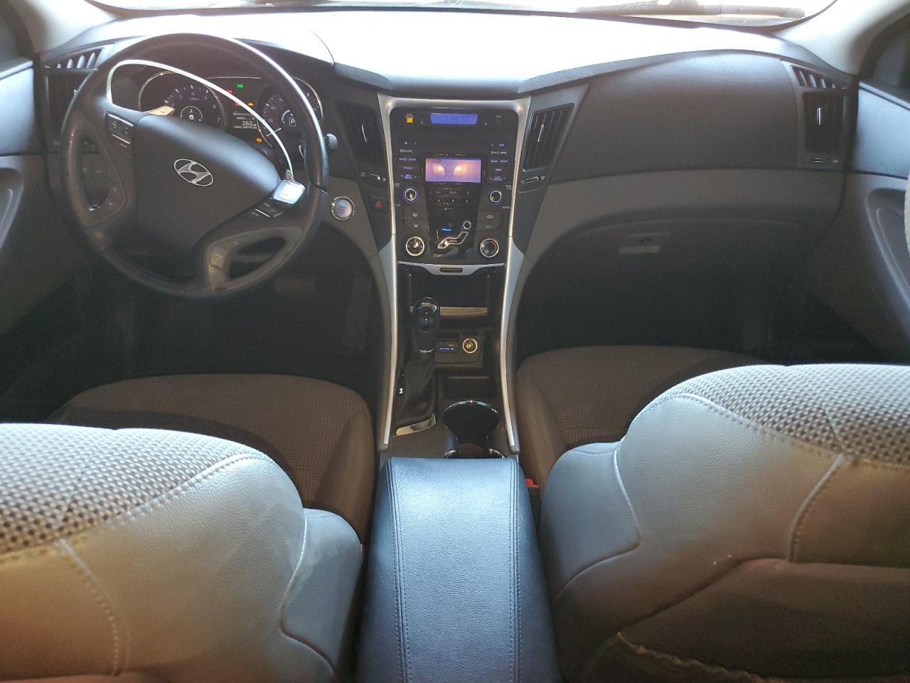 2013 HYUNDAI SONATA