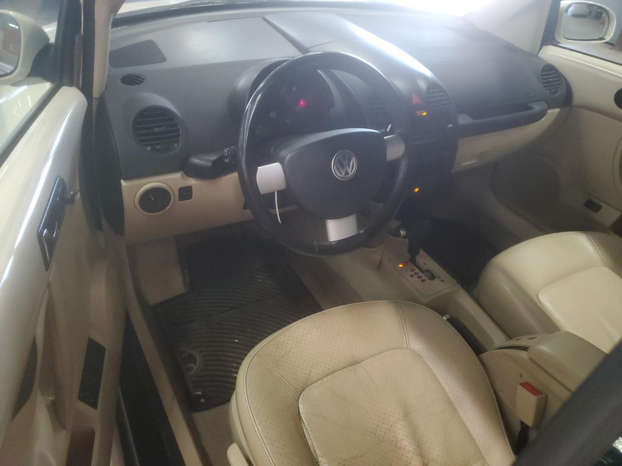 2004 VOLKSWAGEN Beetle