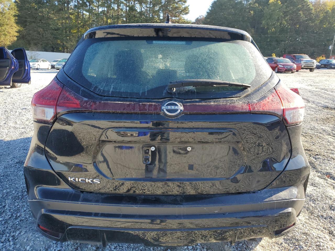2024 NISSAN KICKS