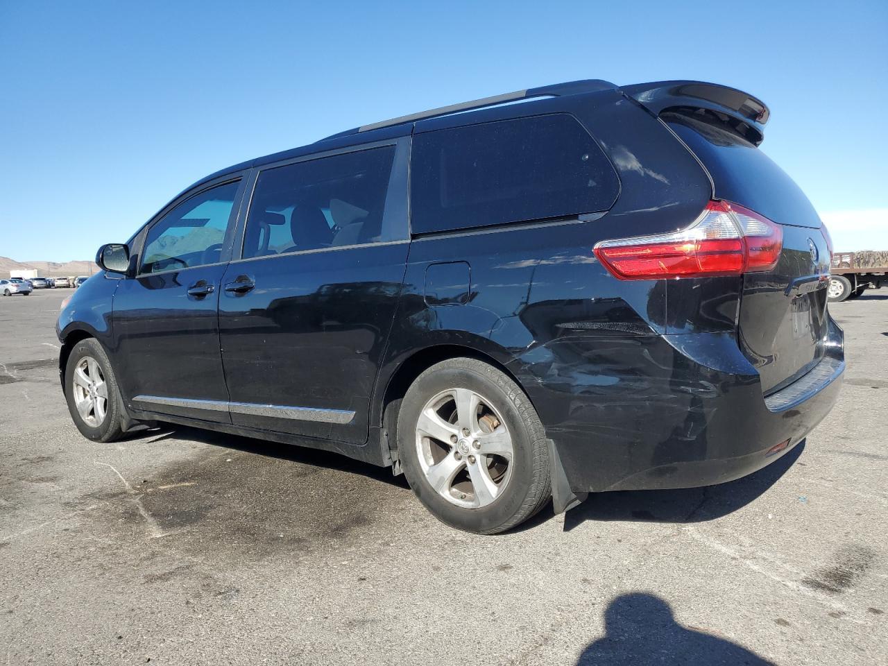 2016 TOYOTA SIENNA
