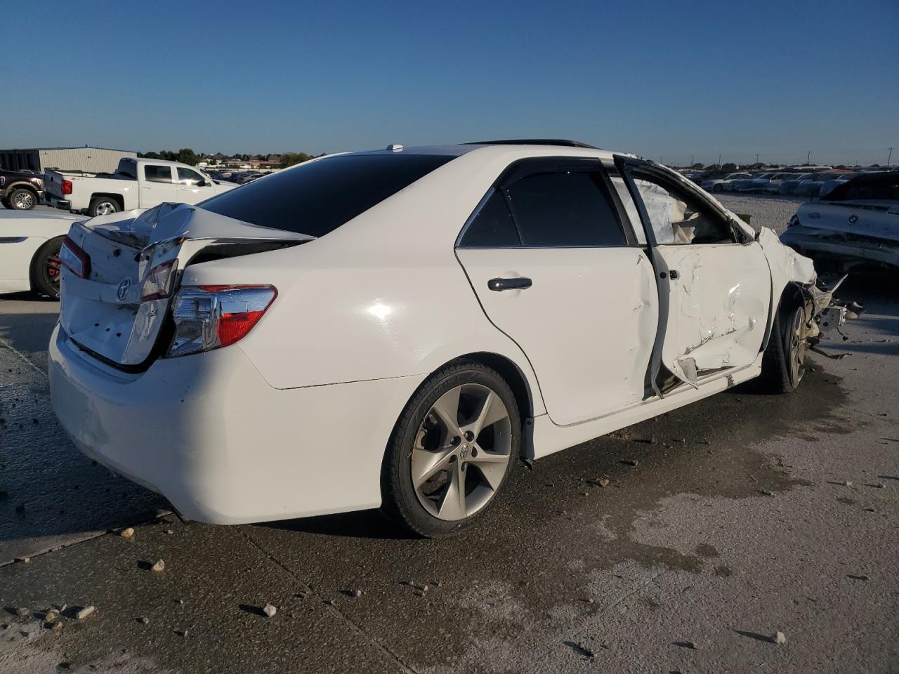 2014 TOYOTA CAMRY