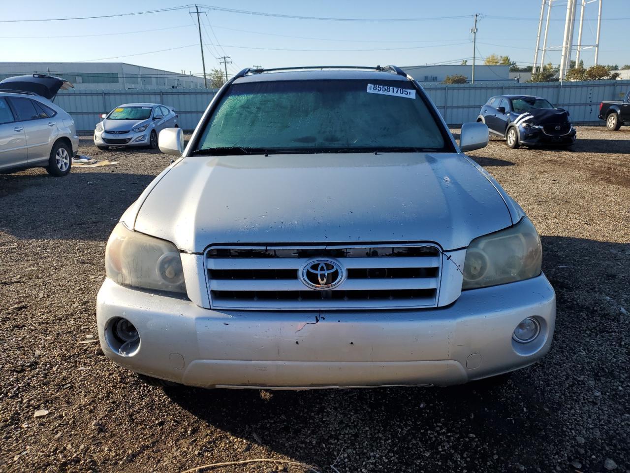 2004 TOYOTA HIGHLANDER