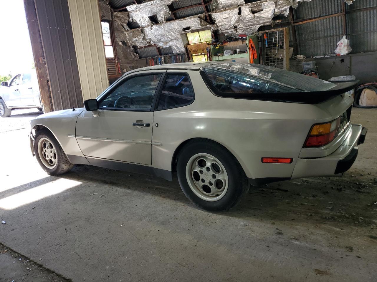 1985 PORSCHE 944