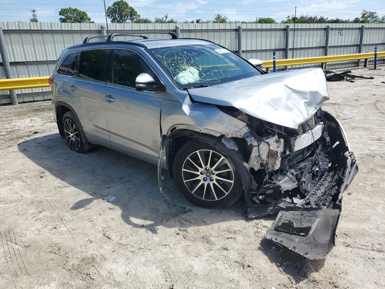 2018 TOYOTA HIGHLANDER