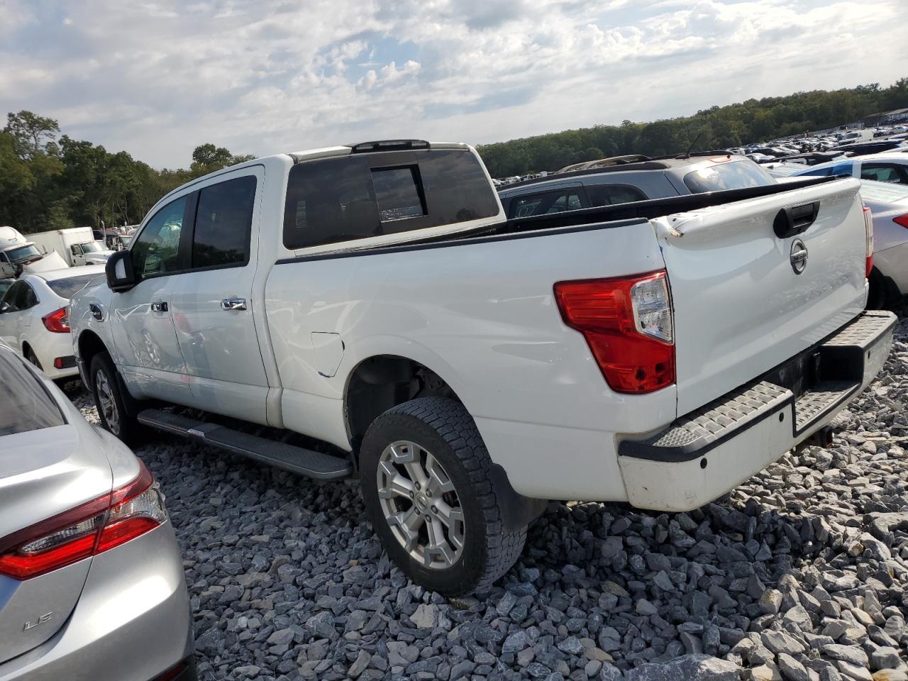 2017 NISSAN Titan