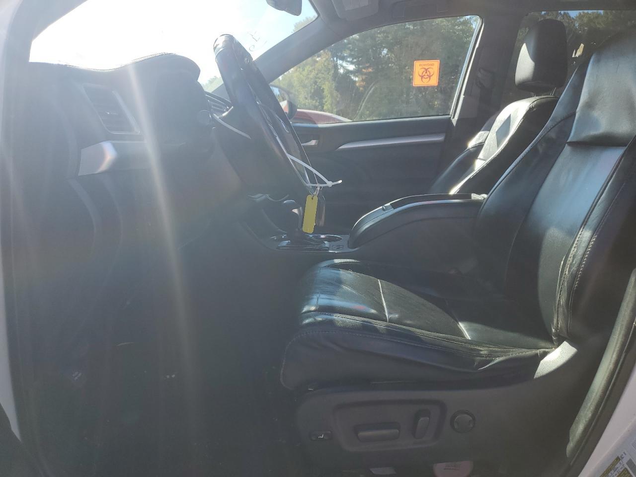 2016 TOYOTA HIGHLANDER