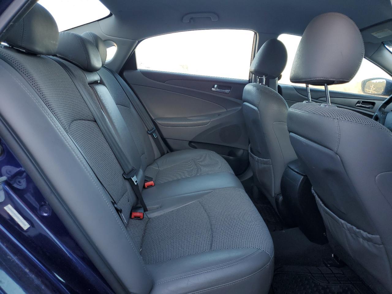 2011 HYUNDAI SONATA